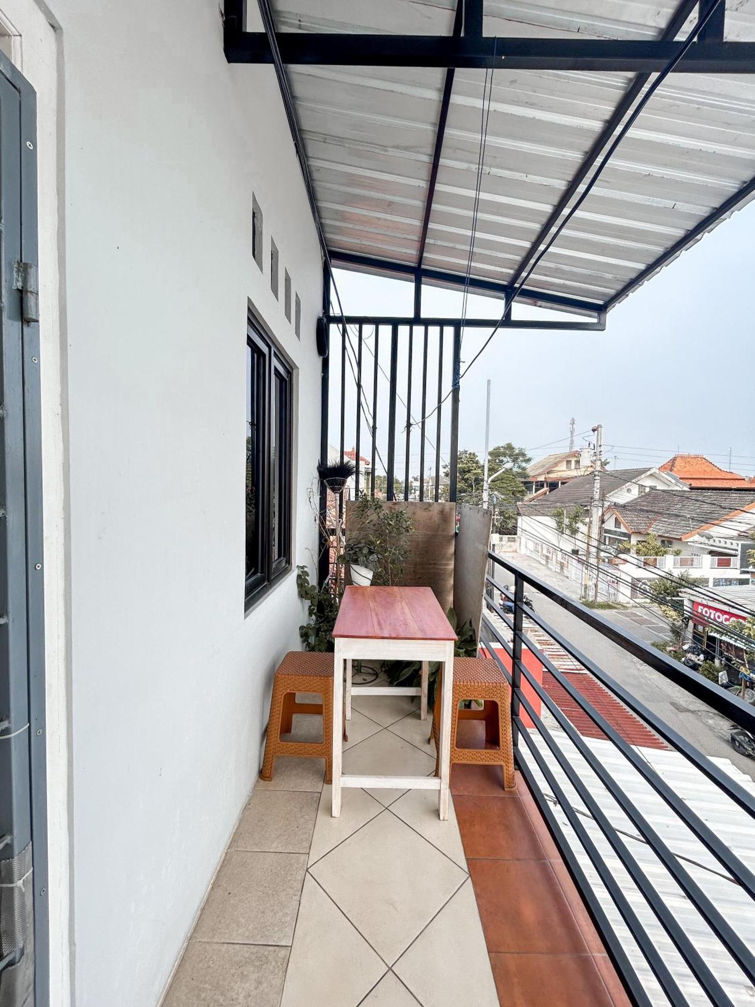 Rama Shinta Guest House & Coffee Yogyakarta Exterior photo